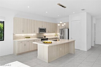 4947 Brigata Wy in Ave Maria, FL - Foto de edificio - Building Photo