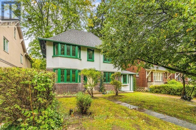 property at 116 Manor Rd E