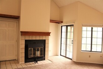 816 S Vance St in Lakewood, CO - Building Photo - Building Photo