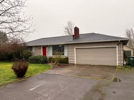 2225 Willona Dr in Eugene, OR - Building Photo