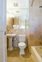 110 Bedford St-Unit -#A2 in New York, NY - Building Photo - Building Photo