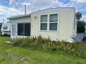 14725 NW 1st Pkwy in Okeechobee, FL - Building Photo