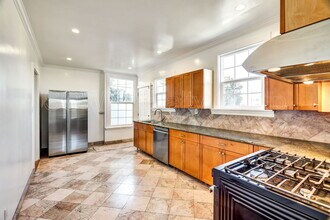 840 36th Ave in Oakland, CA - Building Photo - Building Photo