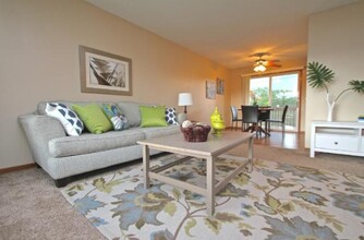 10221 Quebec Ave S in Minneapolis, MN - Building Photo - Building Photo