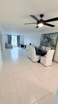 8340 Harding Ave in Miami Beach, FL - Building Photo