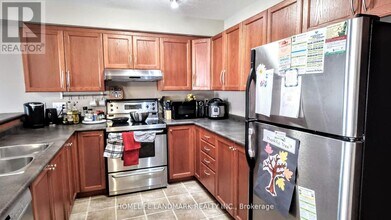 370 Sauve Crescent in Waterloo, ON - Building Photo - Building Photo