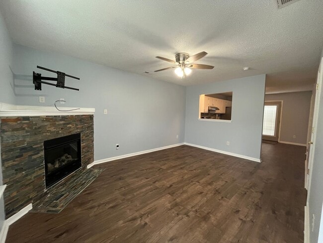 110 Pinegrove Ct in Jacksonville, NC - Building Photo - Building Photo