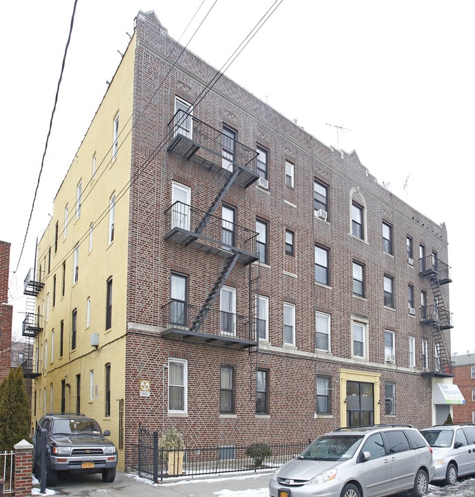 8784 23rd Ave in Brooklyn, NY - Foto de edificio