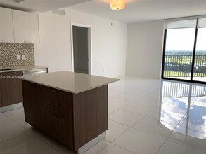 5252 NW 85th Ave in Doral, FL - Building Photo - Building Photo