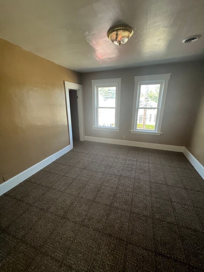 225 Wallace St in Erie, PA - Building Photo - Building Photo