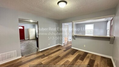 2711 Dunlap St in Lansing, MI - Building Photo - Building Photo