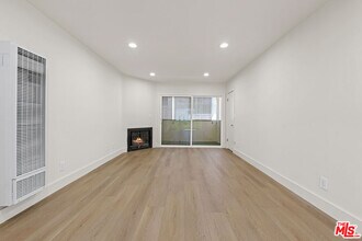 635 Westmount Dr in West Hollywood, CA - Building Photo - Building Photo