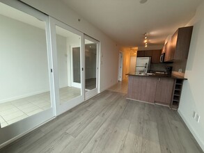 610 Granville St in Vancouver, BC - Building Photo - Building Photo