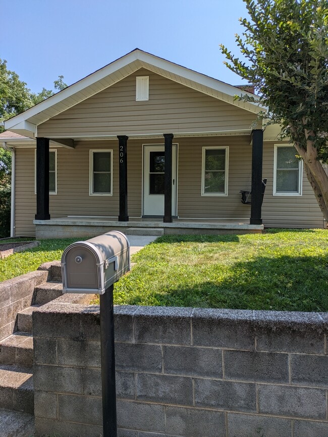 property at 206 Pitner Pl