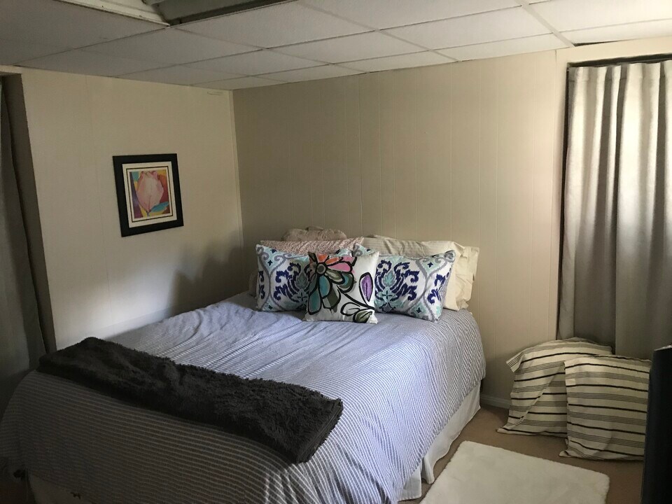 1604 Gompers Ave, Unit 1606 in Indiana, PA - Building Photo