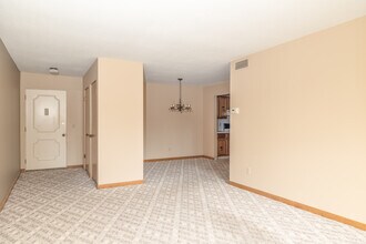 1616 South Main Street 55+ in Canton, OH - Building Photo - Interior Photo