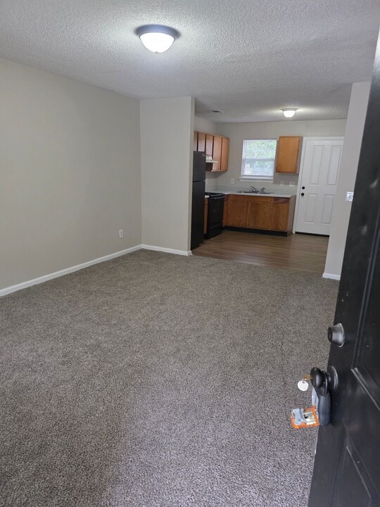 1209 Harmony St in Florence, SC - Foto de edificio