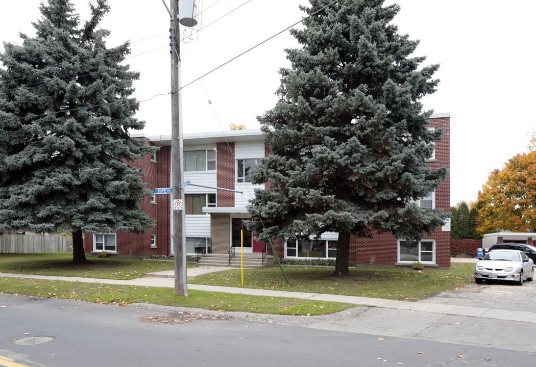 110 Fife Ave in Kitchener, ON - Building Photo