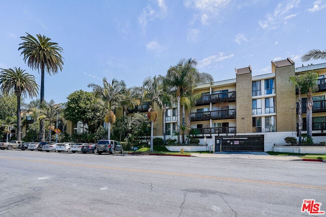 property at 320 S Ardmore Ave