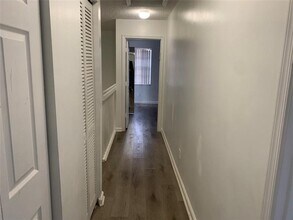 4243 NW 68 Way in Fort Lauderdale, FL - Building Photo - Building Photo