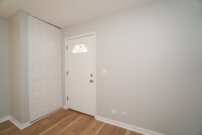 223 Harvest Ct in Vernon Hills, IL - Building Photo - Building Photo