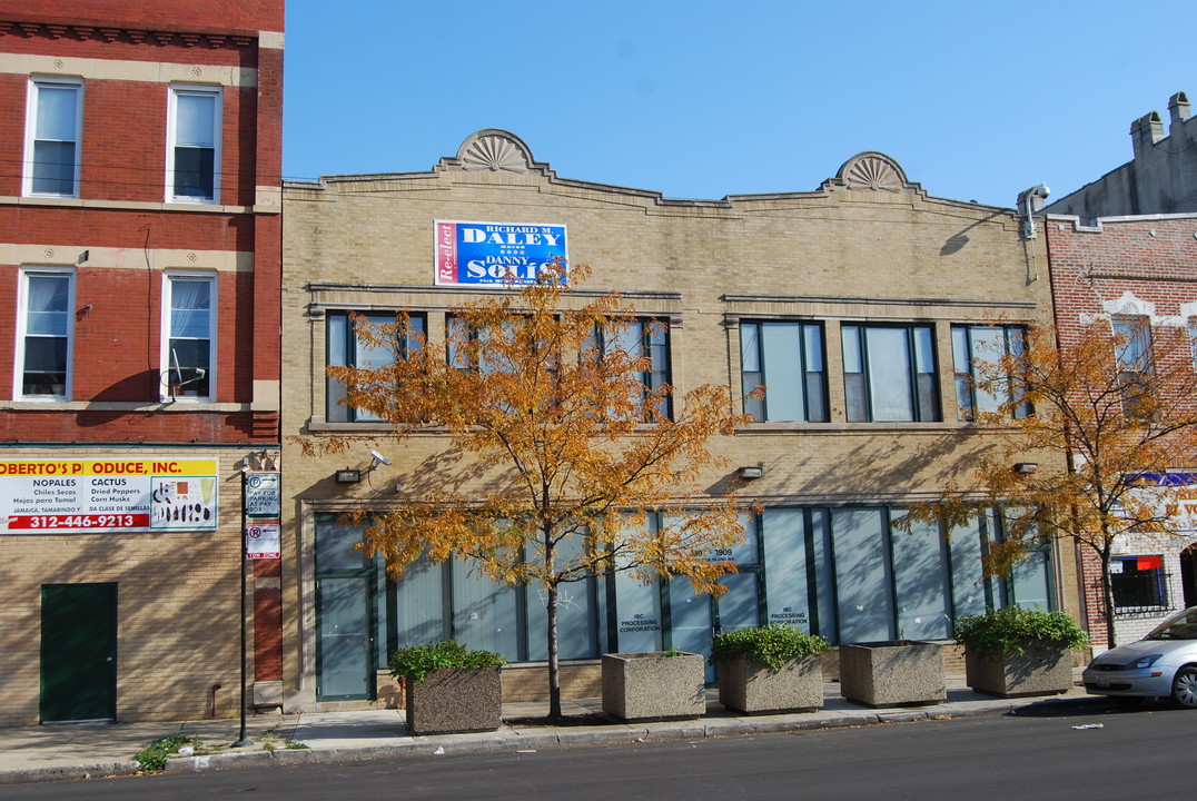 1907-1909 S Blue Island Ave in Chicago, IL - Building Photo