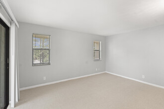 8777 Shadow Wood Blvd in Coral Springs, FL - Building Photo - Building Photo