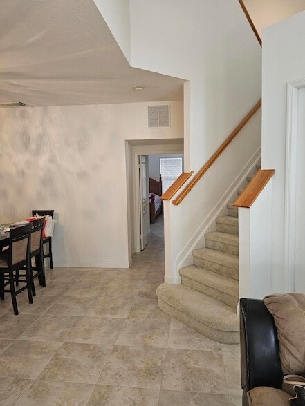 10451 SW Academic Way in Port St. Lucie, FL - Foto de edificio - Building Photo