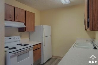 Centennial Towers - 55+ Affordable Community in Hays, KS - Building Photo - Building Photo