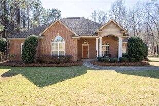 124 Pine Bark Ct in Wetumpka, AL - Building Photo