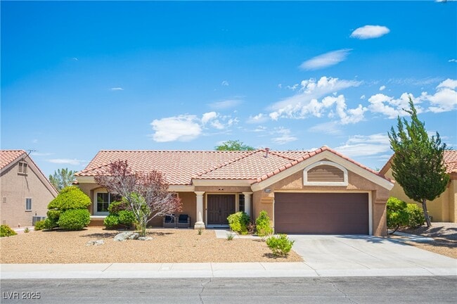 2548 Tumble Brook Dr in Las Vegas, NV - Building Photo - Building Photo