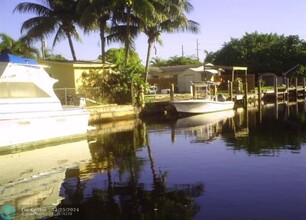 4700 SW 43rd Ave in Fort Lauderdale, FL - Building Photo - Building Photo