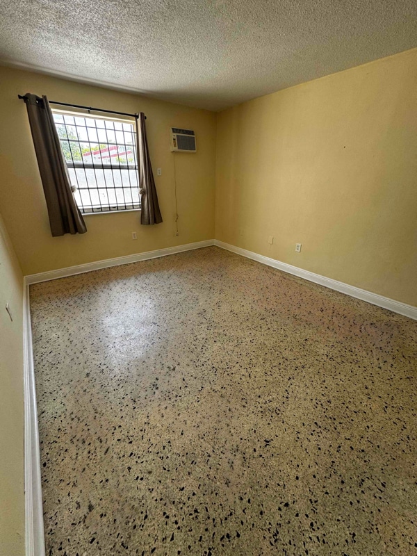 1040 SW 7th St in Miami, FL - Building Photo - Building Photo