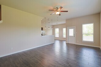 426 Creekside Curve in New Braunfels, TX - Building Photo - Building Photo
