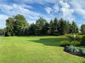 107 Shaker Heights in Camillus, NY - Building Photo - Building Photo