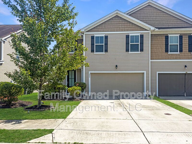205 Cypress Marsh Rd in Moncks Corner, SC - Building Photo