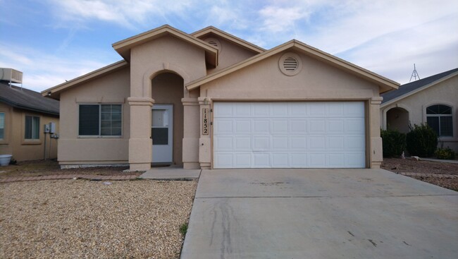 11852 Jim Webb Dr in El Paso, TX - Building Photo - Building Photo