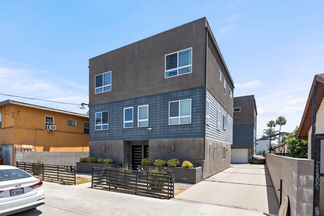 5653 Fair Ave in North Hollywood, CA - Foto de edificio - Building Photo