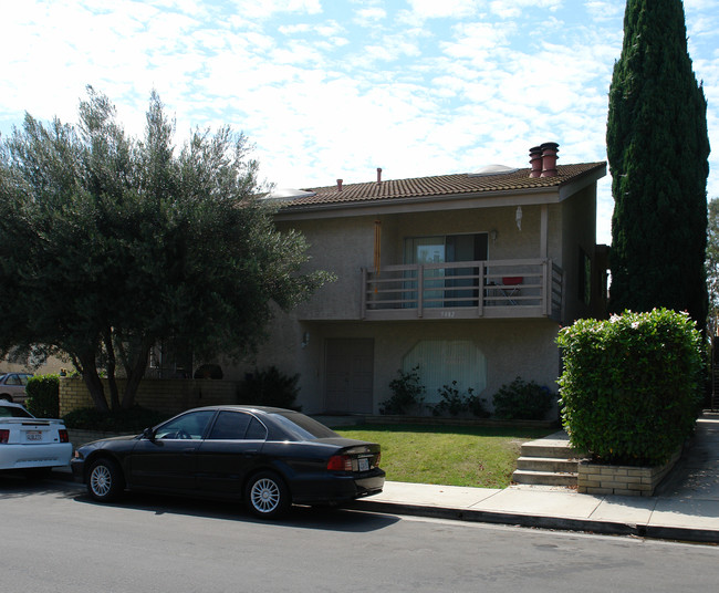 5082 Dunbar Ave in Huntington Beach, CA - Building Photo - Building Photo