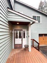 24226 75th Ave SE in Woodinville, WA - Foto de edificio - Building Photo