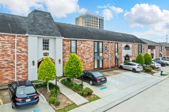 Stratford House Apartments in Houston, TX - Building Photo - Building Photo