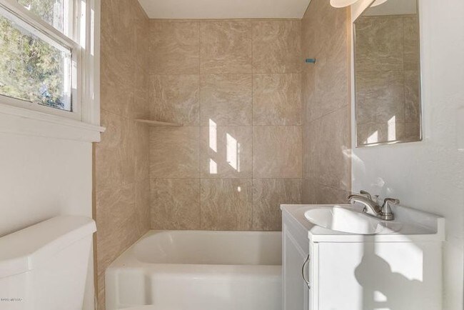 2108 E Eastland St in Tucson, AZ - Building Photo - Building Photo