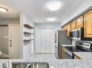 1612 Roberts Ave in Austin, TX - Building Photo - Building Photo