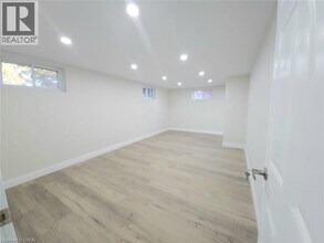 43 Patterson Ave in Brantford, ON - Building Photo - Building Photo