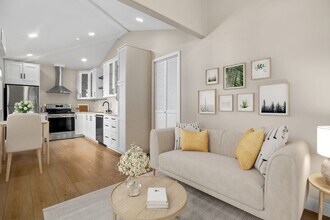 1622 Swallowtail Rd in Encinitas, CA - Foto de edificio - Building Photo