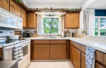 22 Larkspur Ct in Bedminster, NJ - Building Photo - Building Photo
