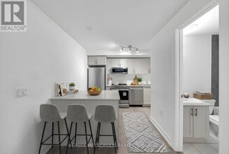 1115 Douglas McCurdy Cmn in Mississauga, ON - Building Photo - Building Photo