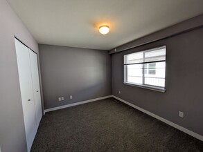 631 W Bakerview Rd in Bellingham, WA - Building Photo - Building Photo