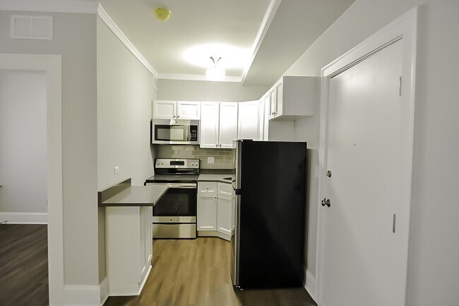 817 W Lakeside Pl in Chicago, IL - Building Photo - Building Photo