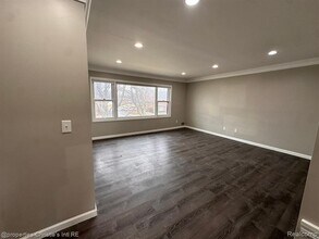 19671 Fleetwood Dr in Harper Woods, MI - Building Photo - Building Photo